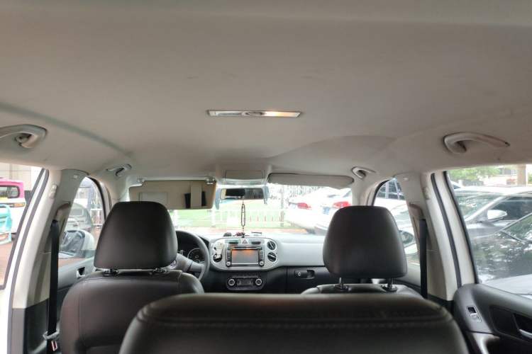 Used Volkswagen Tiguan 2012 1.8TSI Manual Two-Wheel Drive Enjoyment Edition Headliner