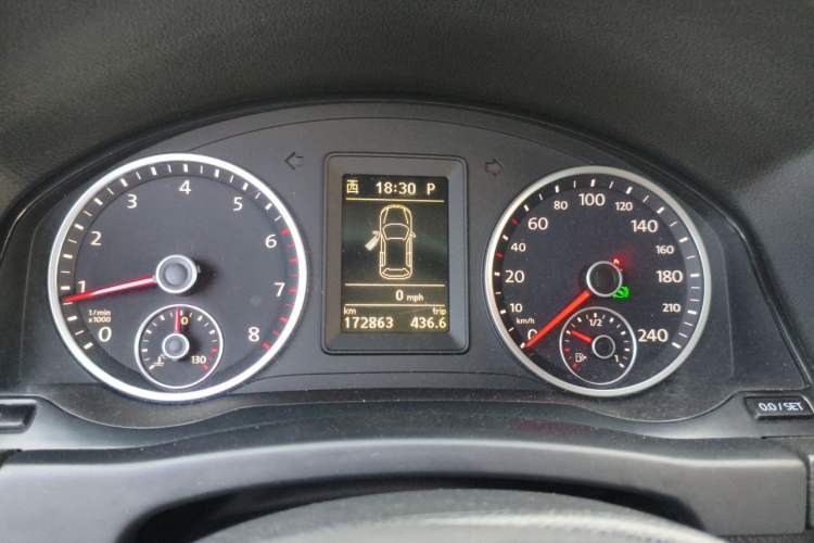 Used Volkswagen Tiguan 2012 2.0 TSI Automatic All-Wheel Drive Elite Edition Instrument Cluster