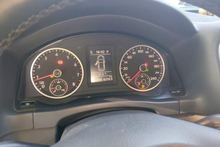 Used Volkswagen Tiguan 2012 1.8TSI Automatic All-Wheel Drive Elite Edition Instrument Cluster