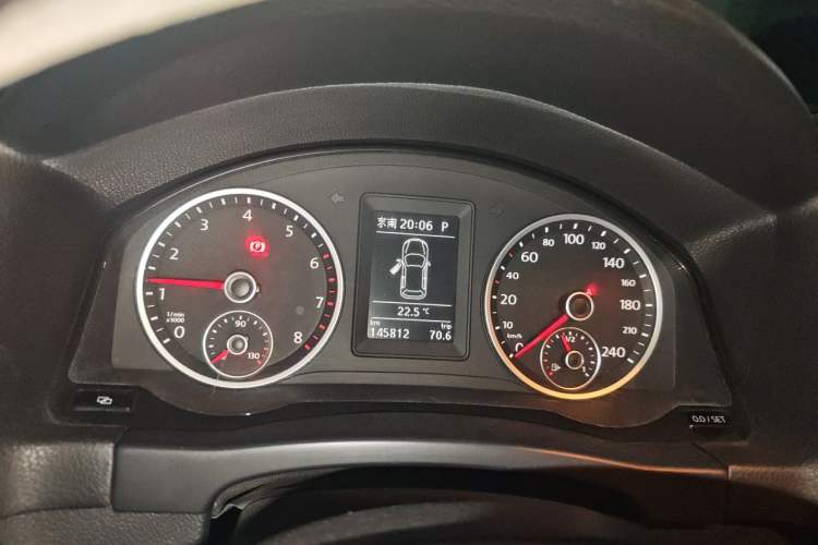 Used Volkswagen Tiguan 2012 1.8TSI Automatic All-Wheel Drive Elite Edition Instrument Cluster