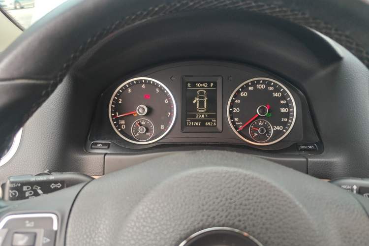 Used Volkswagen Tiguan 2012 1.8TSI Automatic Two-Wheel Drive Elite Edition Instrument Cluster
