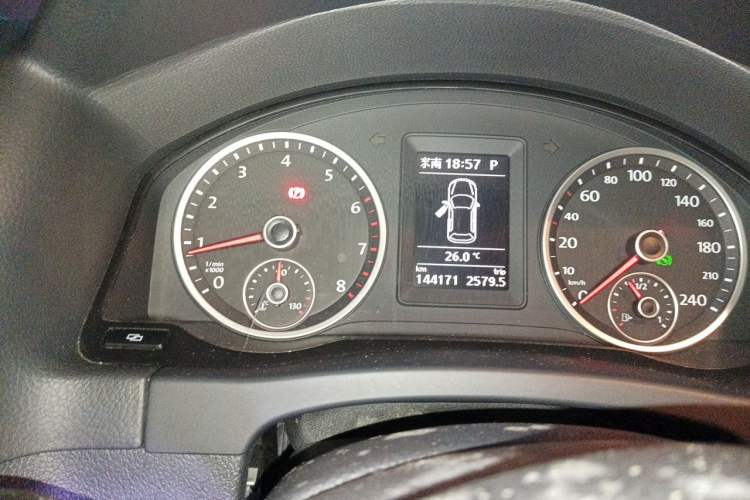 Used Volkswagen Tiguan 2012 1.8TSI Automatic Two-Wheel Drive Elite Edition Instrument Cluster
