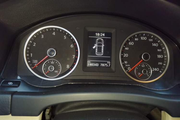 Used Volkswagen Tiguan 2012 2.0 TSI Automatic All-Wheel Drive Flagship Edition Instrument Cluster