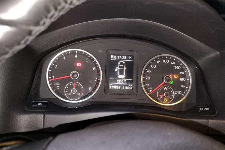 Used Volkswagen Tiguan 2012 1.8TSI Automatic Two-Wheel Drive Elite Edition Instrument Cluster