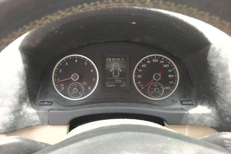 Used Volkswagen Tiguan 2012 1.8TSI Automatic All-Wheel Drive Elite Edition Instrument Cluster