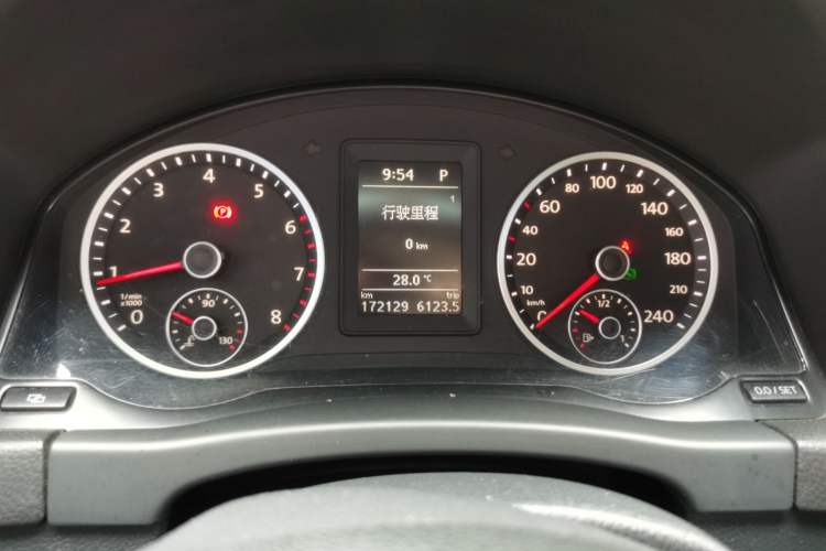 Used Volkswagen Tiguan 2012 2.0 TSI Automatic All-Wheel Drive Flagship Edition Instrument Cluster