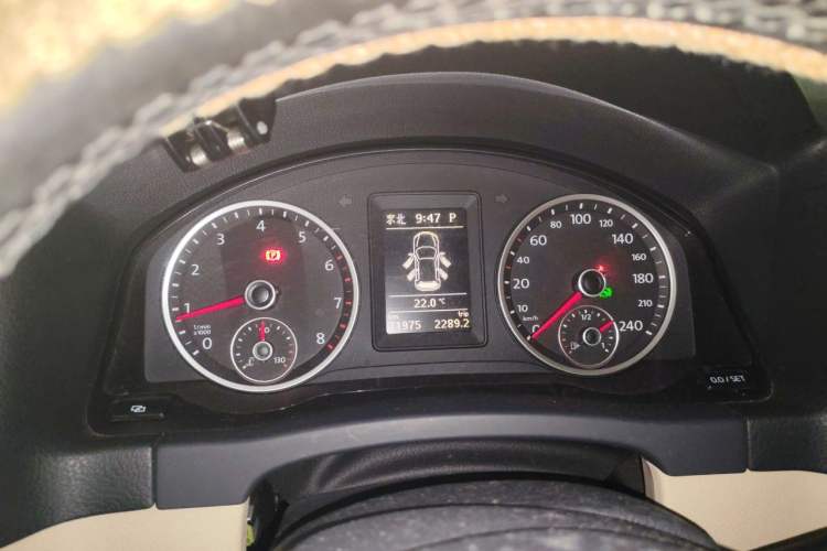 Used Volkswagen Tiguan 2012 2.0 TSI Automatic All-Wheel Drive Elite Edition Instrument Cluster