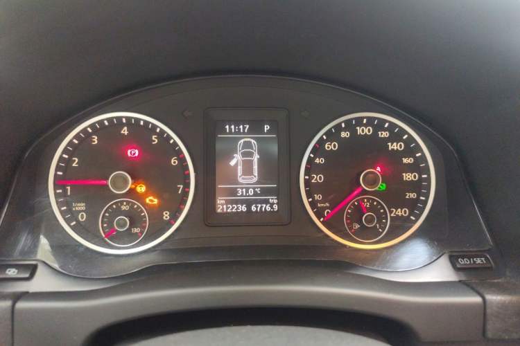 Used Volkswagen Tiguan 2012 2.0 TSI Automatic All-Wheel Drive Flagship Edition Instrument Cluster