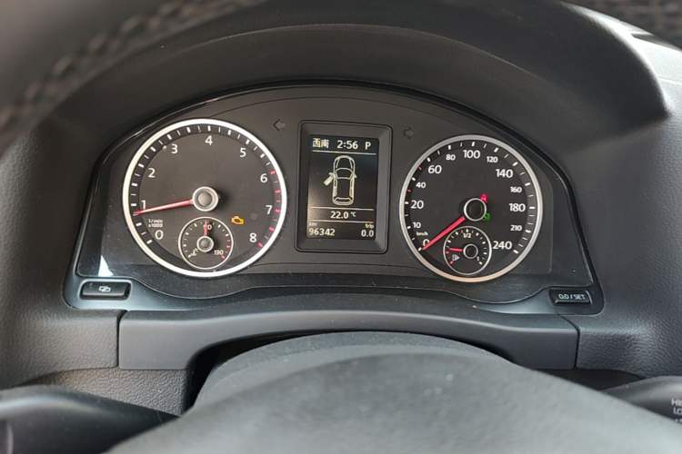 Used Volkswagen Tiguan 2012 2.0 TSI Automatic All-Wheel Drive Flagship Edition Instrument Cluster
