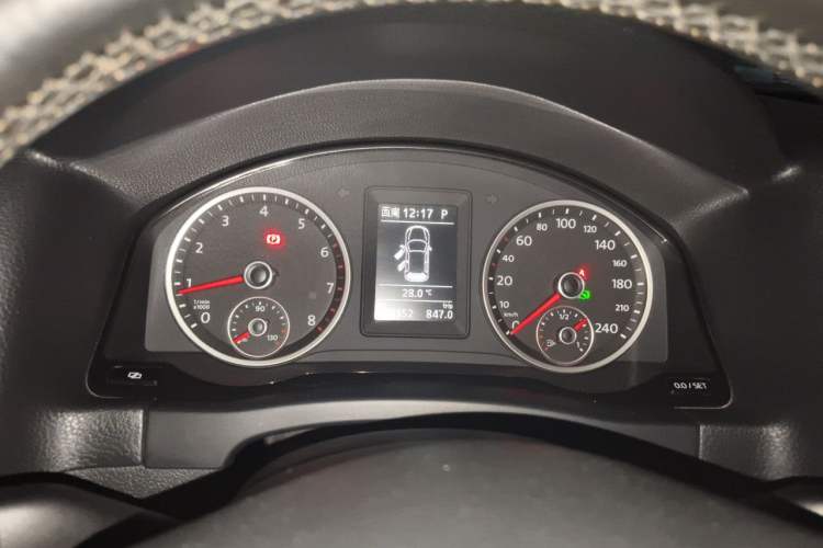 Used Volkswagen Tiguan 2012 1.8TSI Automatic All-Wheel Drive Elite Edition Instrument Cluster