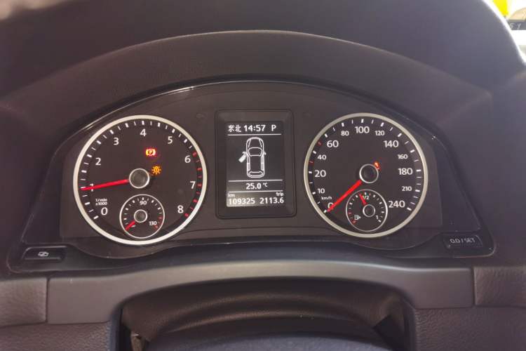 Used Volkswagen Tiguan 2012 2.0 TSI Automatic All-Wheel Drive Flagship Edition Instrument Cluster