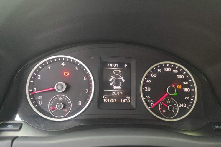 Used Volkswagen Tiguan 2012 2.0 TSI Automatic All-Wheel Drive Flagship Edition Instrument Cluster