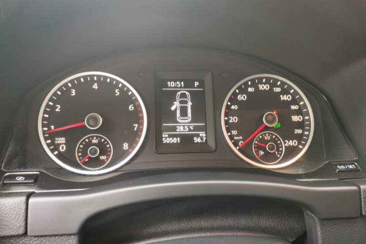 Used Volkswagen Tiguan 2012 2.0 TSI Automatic All-Wheel Drive Flagship Edition Instrument Cluster
