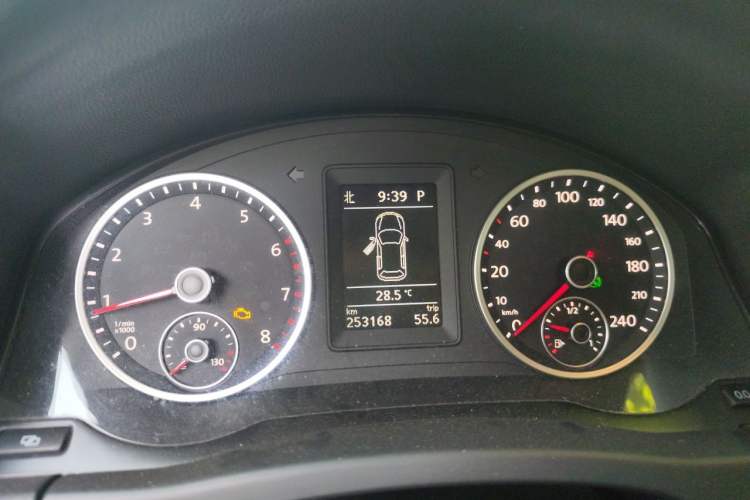 Used Volkswagen Tiguan 2012 1.8TSI Automatic All-Wheel Drive Elite Edition Instrument Cluster