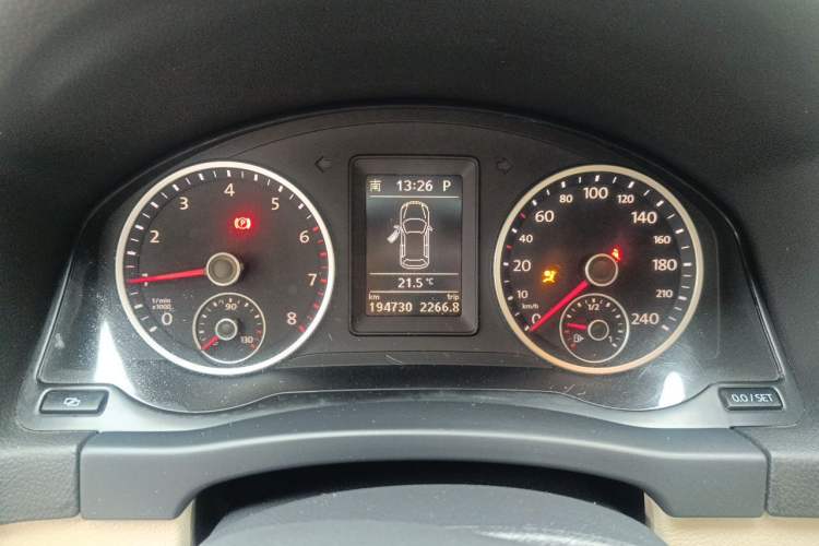 Used Volkswagen Tiguan 2012 1.8TSI Automatic Two-Wheel Drive Elite Edition Instrument Cluster