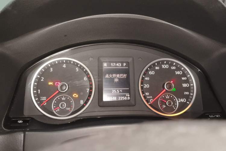 Used Volkswagen Tiguan 2012 2.0 TSI Automatic All-Wheel Drive Elite Edition Instrument Cluster