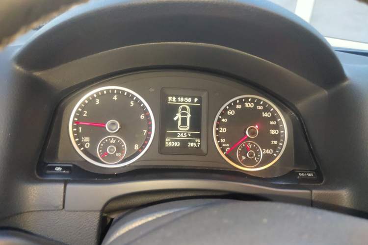 Used Volkswagen Tiguan 2012 1.8TSI Automatic Two-Wheel Drive Elite Edition Instrument Cluster