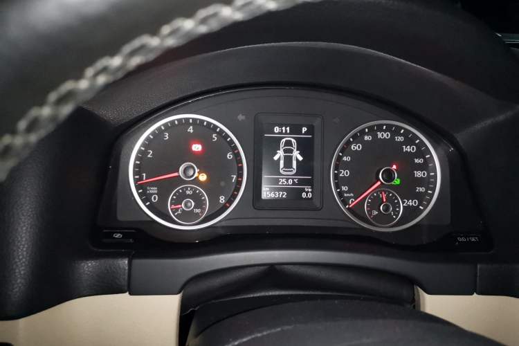 Used Volkswagen Tiguan 2012 2.0 TSI Automatic All-Wheel Drive Flagship Edition Instrument Cluster