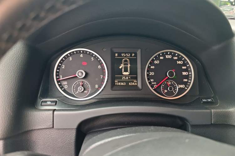 Used Volkswagen Tiguan 2012 2.0 TSI Automatic All-Wheel Drive Elite Edition Instrument Cluster