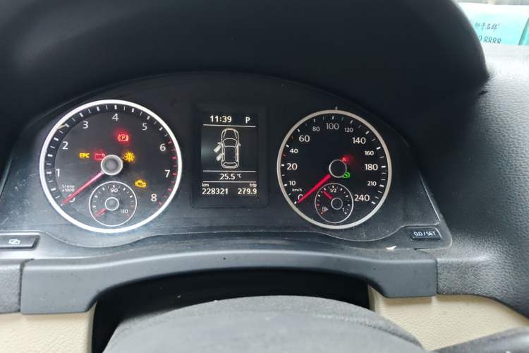 Used Volkswagen Tiguan 2012 1.8TSI Automatic Two-Wheel Drive Trend Edition Instrument Cluster