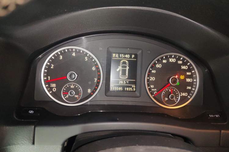 Used Volkswagen Tiguan 2012 1.8TSI Automatic All-Wheel Drive Elite Edition Instrument Cluster
