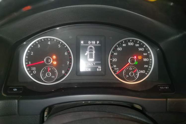 Used Volkswagen Tiguan 2012 1.8TSI Automatic Two-Wheel Drive Elite Edition Instrument Cluster