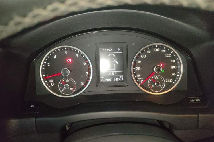 Used Volkswagen Tiguan 2012 1.8TSI Automatic Two-Wheel Drive Zhaoshi Edition Instrument Cluster
