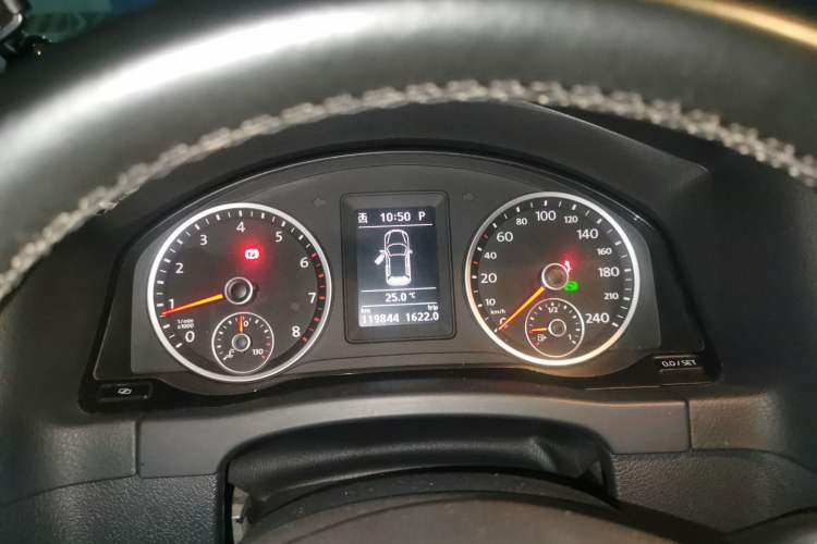 Used Volkswagen Tiguan 2012 1.8TSI Automatic Two-Wheel Drive Elite Edition Instrument Cluster