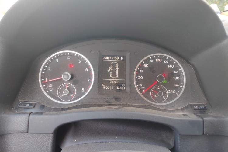 Used Volkswagen Tiguan 2012 2.0 TSI Automatic All-Wheel Drive Flagship Edition Instrument Cluster