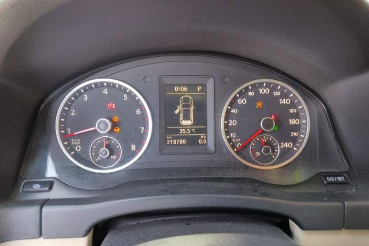 Used Volkswagen Tiguan 2012 1.8TSI Automatic All-Wheel Drive Fashion Edition Instrument Cluster