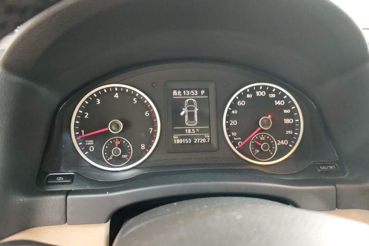 Used Volkswagen Tiguan 2012 2.0 TSI Automatic All-Wheel Drive Elite Edition Instrument Cluster