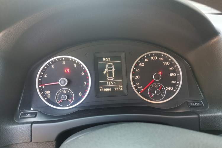 Used Volkswagen Tiguan 2012 1.4TSI Manual Two-Wheel-Drive Urban Edition Instrument Cluster