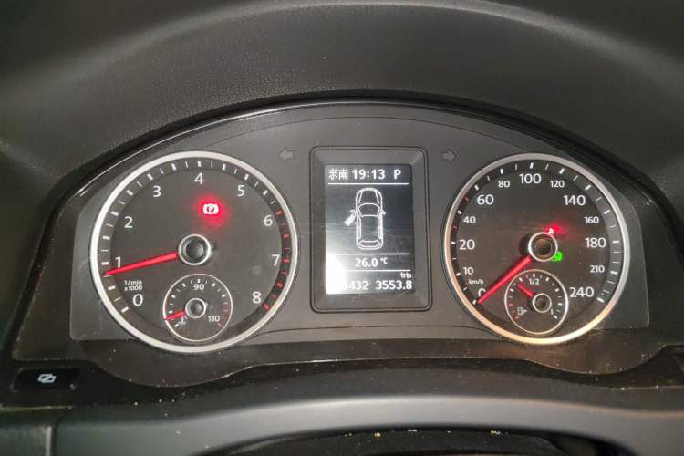 Used Volkswagen Tiguan 2012 1.8TSI Automatic All-Wheel Drive Elite Edition Instrument Cluster