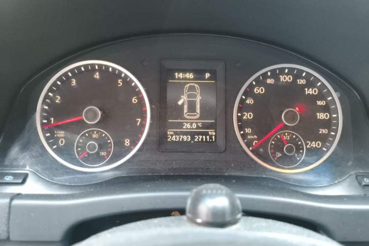 Used Volkswagen Tiguan 2012 1.8TSI Automatic All-Wheel Drive Fashion Edition Instrument Cluster