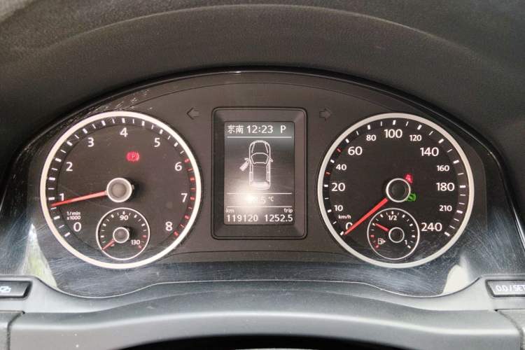 Used Volkswagen Tiguan 2012 1.8TSI Automatic All-Wheel Drive Elite Edition Instrument Cluster