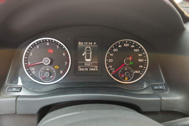 Used Volkswagen Tiguan 2012 2.0 TSI Automatic All-Wheel Drive Elite Edition Instrument Cluster