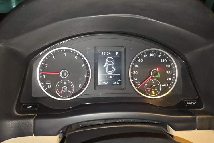 Used Volkswagen Tiguan 2012 1.8TSI Automatic All-Wheel Drive Fashion Edition Instrument Cluster