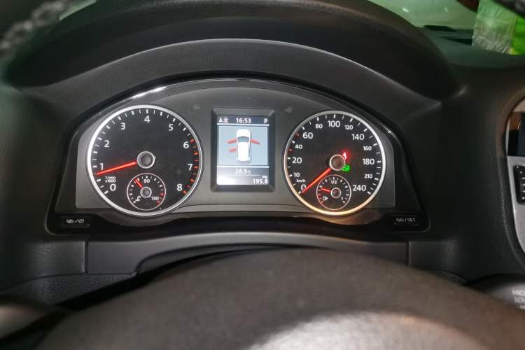 Used Volkswagen Tiguan 2012 2.0 TSI Comfort Edition Instrument Cluster