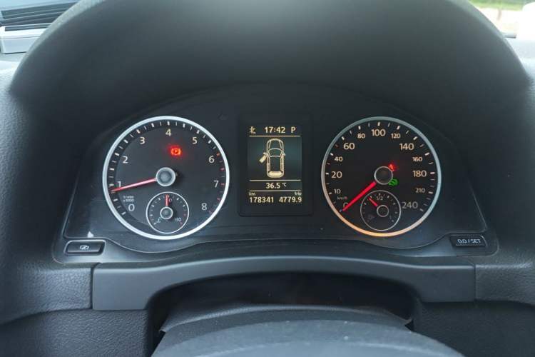 Used Volkswagen Tiguan 2012 1.8TSI Automatic All-Wheel Drive Elite Edition Instrument Cluster