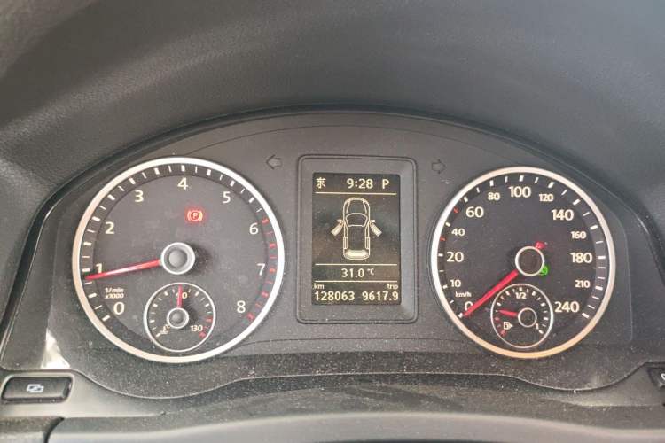 Used Volkswagen Tiguan 2012 1.8TSI Automatic Two-Wheel Drive Elite Edition Instrument Cluster