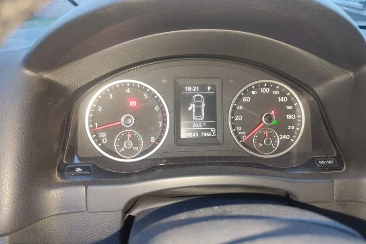 Used Volkswagen Tiguan 2012 1.8TSI Automatic Two-Wheel Drive Trend Edition Instrument Cluster