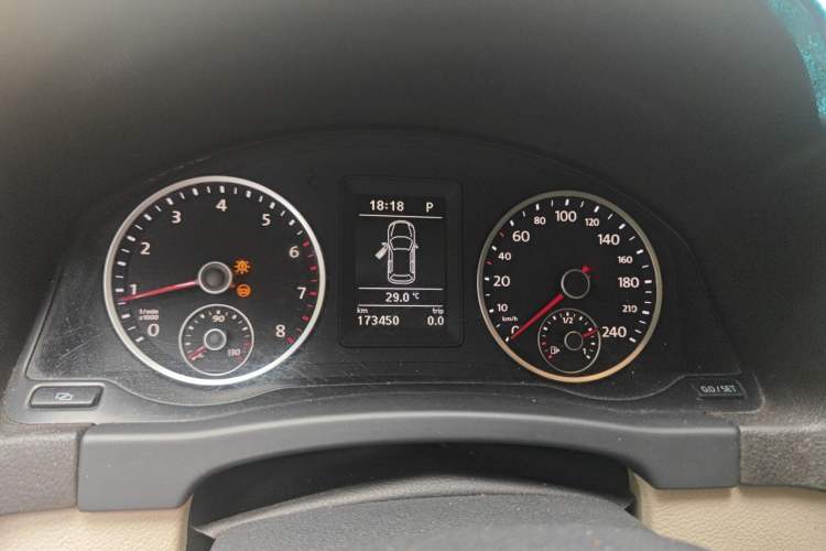 Used Volkswagen Tiguan 2012 2.0 TSI Automatic All-Wheel Drive Flagship Edition Instrument Cluster