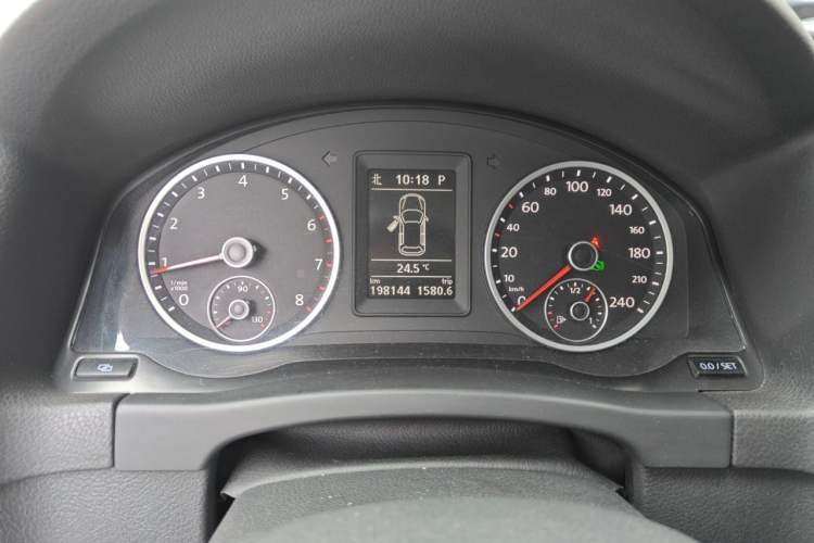 Used Volkswagen Tiguan 2012 2.0 TSI Automatic All-Wheel Drive Elite Edition Instrument Cluster