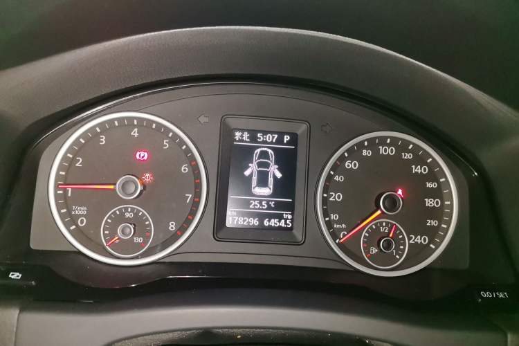 Used Volkswagen Tiguan 2012 1.8TSI Automatic All-Wheel Drive Elite Edition Instrument Cluster