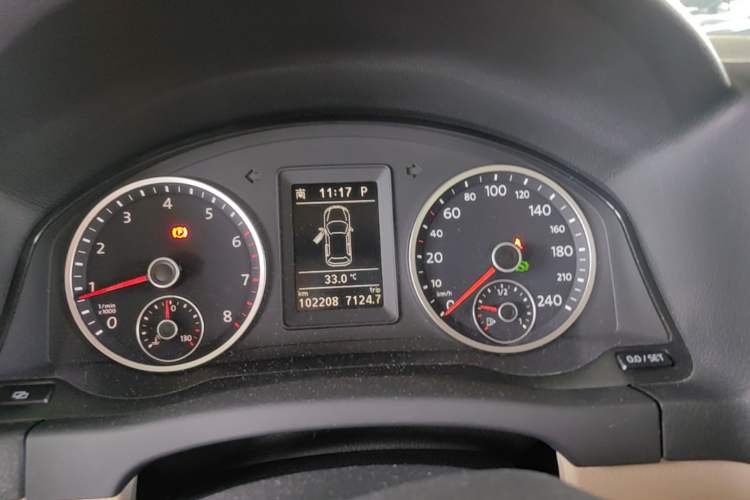 Used Volkswagen Tiguan 2012 1.8TSI Automatic All-Wheel Drive Elite Edition Instrument Cluster