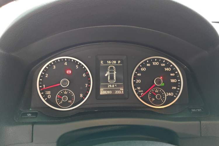 Used Volkswagen Tiguan 2012 1.8TSI Automatic Two-Wheel Drive Elite Edition Instrument Cluster