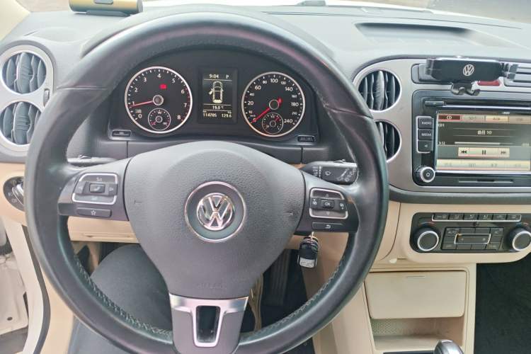 Used Volkswagen Tiguan 2012 1.8TSI Automatic Two-Wheel Drive Trend Edition Instrument Cluster