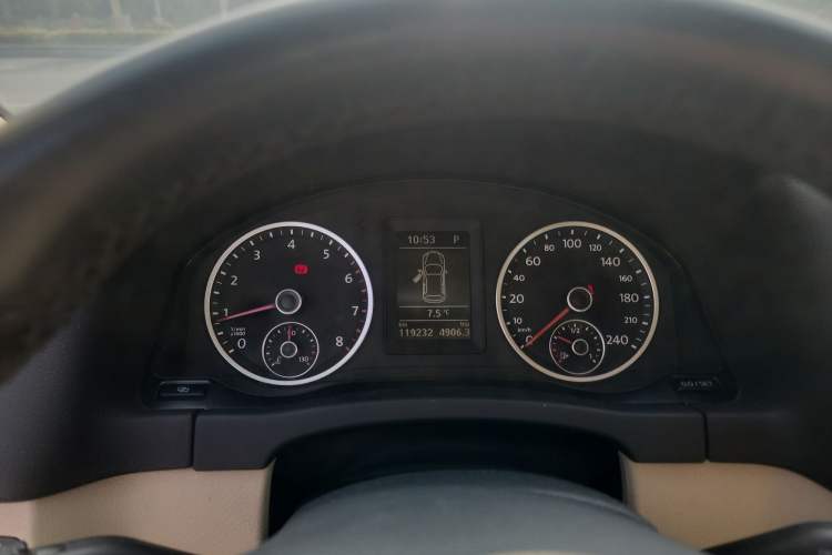 Used Volkswagen Tiguan 2012 2.0 TSI Automatic All-Wheel Drive Elite Edition Instrument Cluster