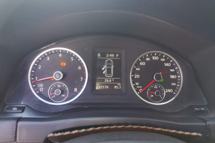 Used Volkswagen Tiguan 2012 1.8TSI Automatic Two-Wheel Drive Elite Edition Instrument Cluster