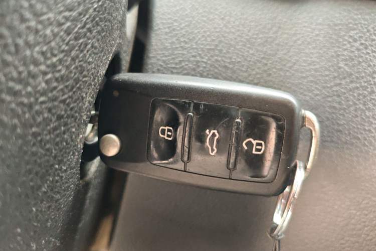 Used Volkswagen Tiguan 2012 2.0 TDI Comfort Edition Interior 1